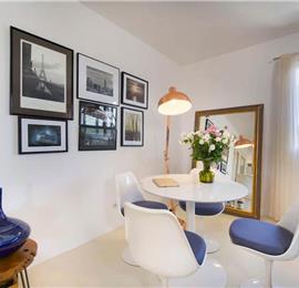3 Bedroom Villa with Pool, Terrace and Sea Views near Vinisce, Sleeps 7